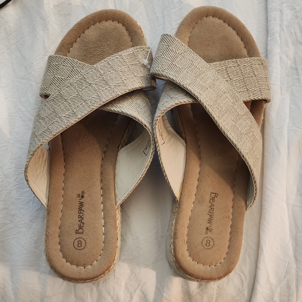 Bearpaw Women's Beige Sandals
